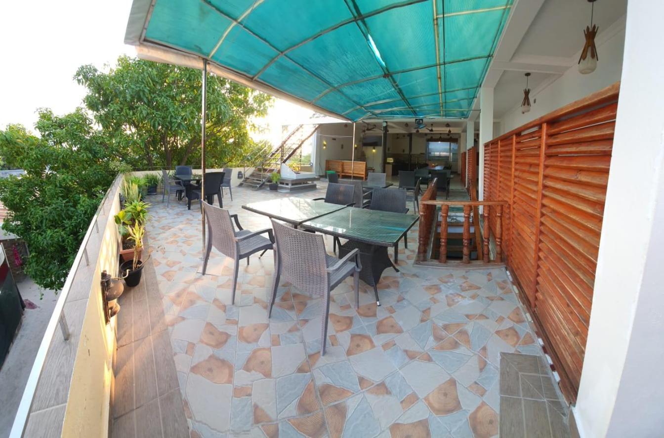 Guraidhoo Palm Inn Eksteriør bilde